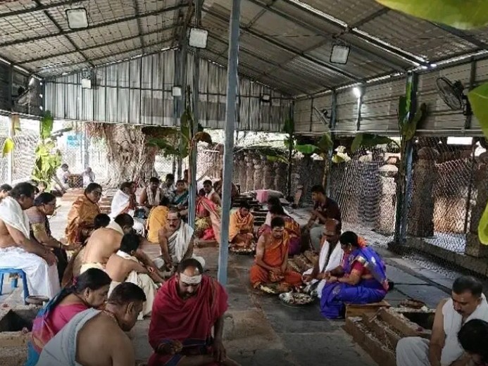 భక్తిశ్రద్ధలతో రుద్ర చండీ హోమాలు