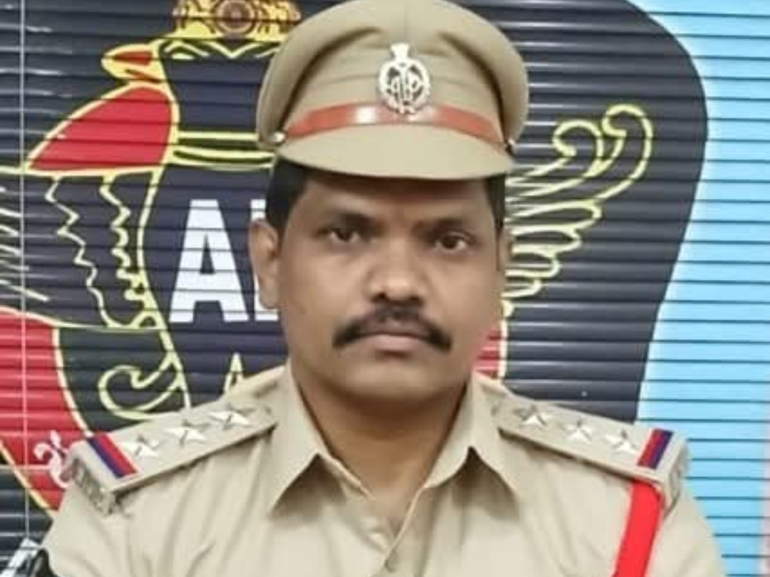 అల్లర్లకు పాల్పడే వారిపై కేసులు నమోదు చేస్తాం: రాజోలు సీఐ