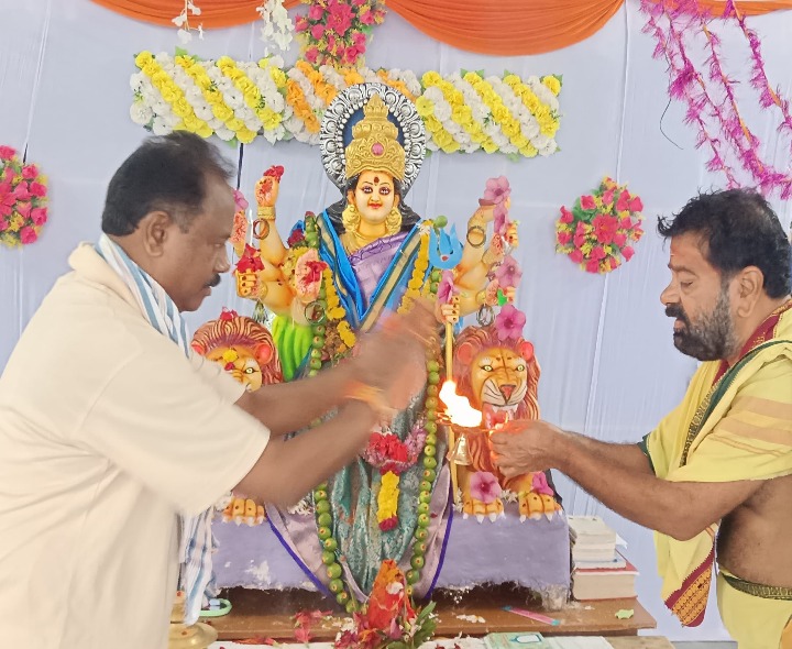 దుర్గామాతకు ప్రత్యేక పూజలు చేసిన MLA గండ్ర