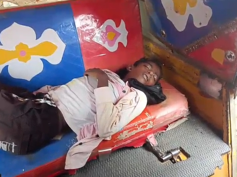 ఈతకు వెళ్లి కవల పిల్లలు మృతి