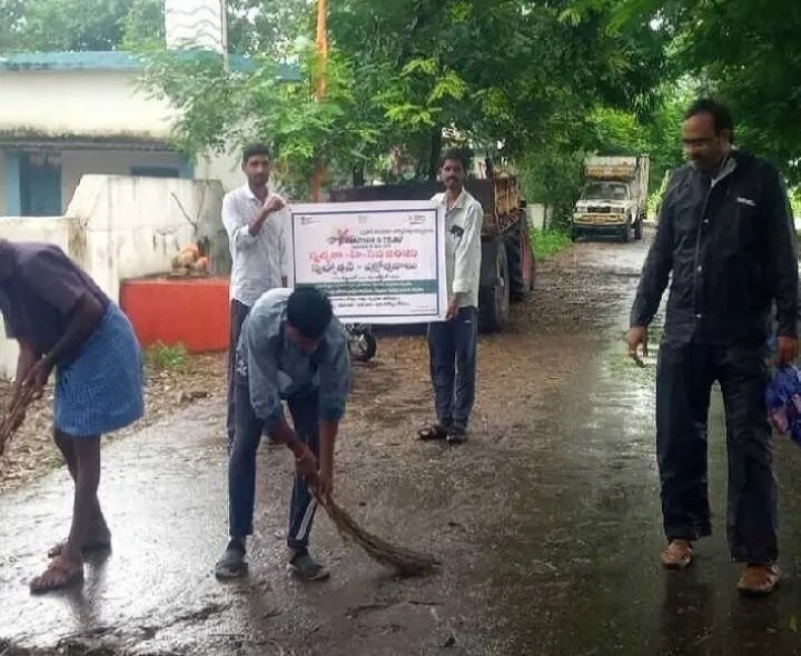 “స్వచ్ఛతా హి సేవ” కార్యక్రమంలో శ్రమదానం