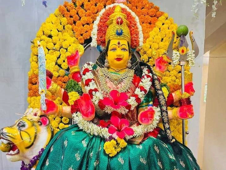 ఉప్పరపల్లిలో కాత్యాయని దేవిగా విజయ దుర్గ అమ్మవారు