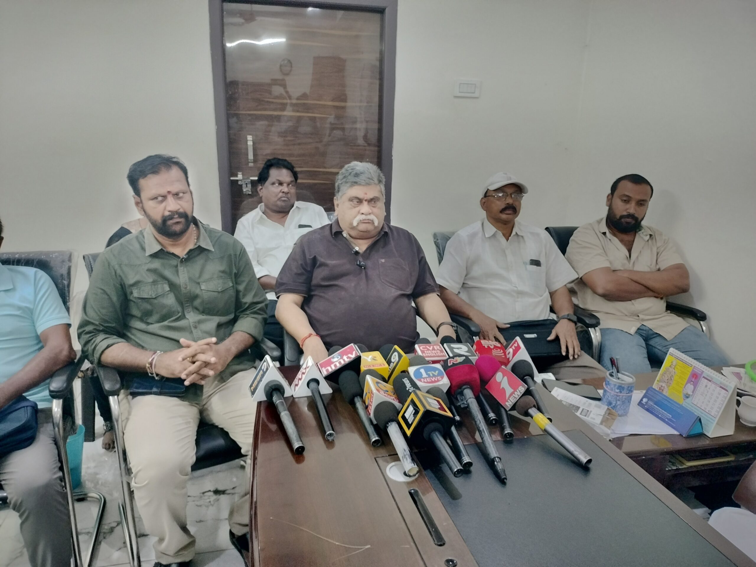 ‘చెడుగుడు పోటీల నిర్వహణకు రంగం సిద్ధం’