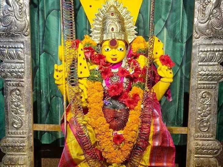 కూష్మాండదుర్గ అలంకారంలో మానసా దేవి