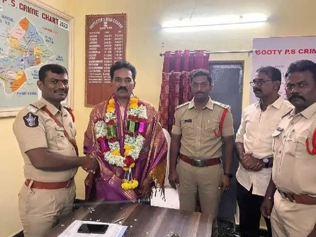గుత్తి సిఐ వెంకటేశ్వర్లకు వీడ్కోలు