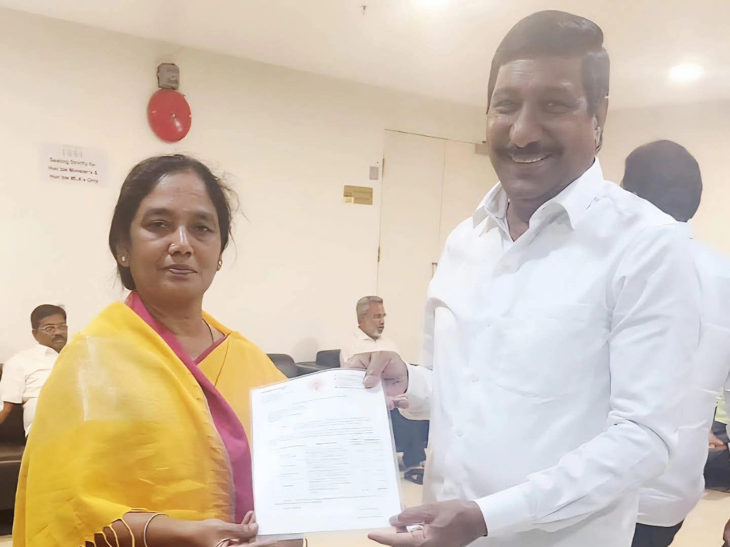 మంత్రి జనార్దన్ రెడ్డికి పరిటాల సునీత వినతి