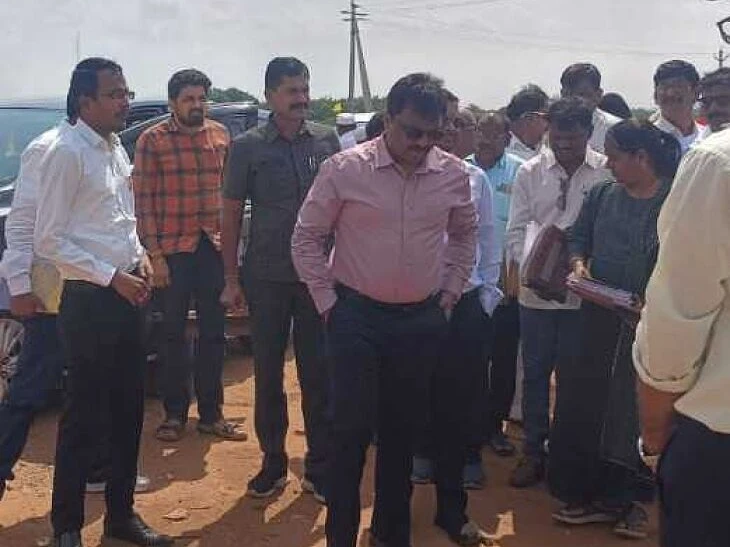 పెద చెర్లోపల్లిలో పర్యటించిన కలెక్టర్