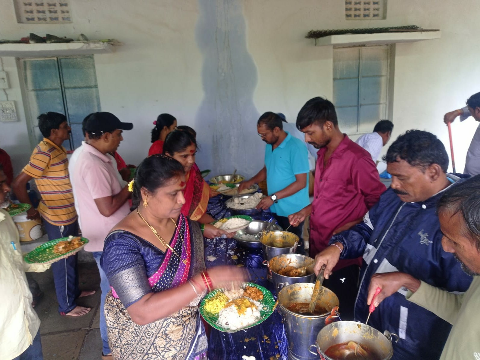 సింగరేణి ఆర్జీ-2 సివిల్ విభాగంలో అన్నదానం