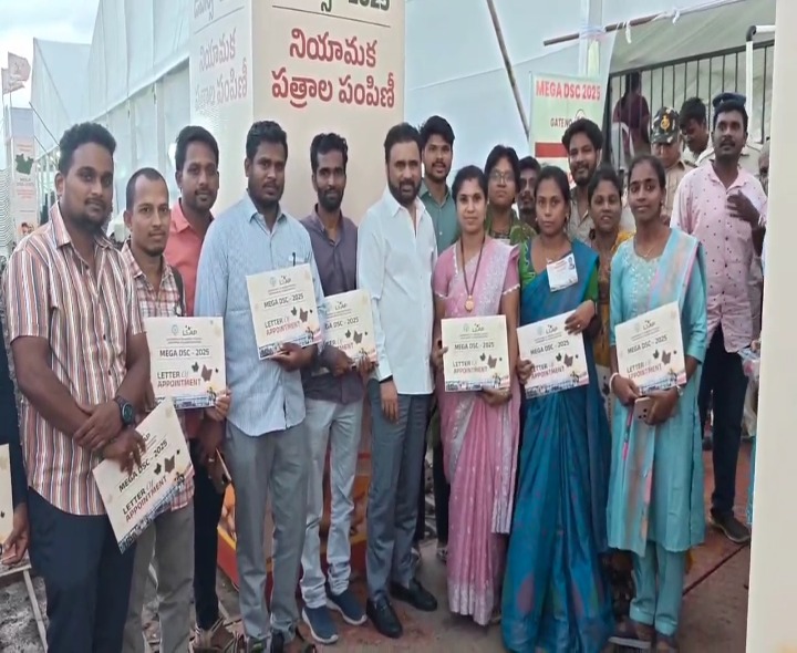 ఎంపీకి కృతజ్ఞతలు తెలిపిన డీఎస్సీ సాధించిన అభ్యర్థులు