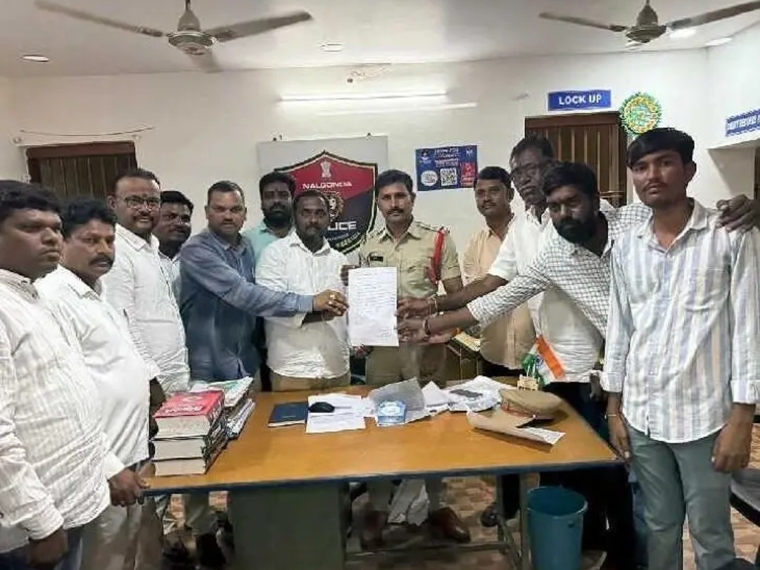 శిలాఫలకం ధ్వంసంపై ఫిర్యాదు
