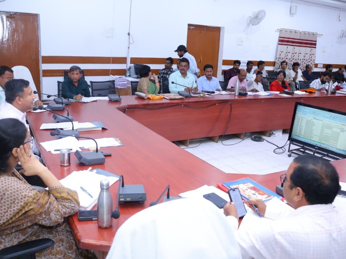 ‘పనుల్లో అలసత్వం వహిస్తే కఠిన చర్యలు’
