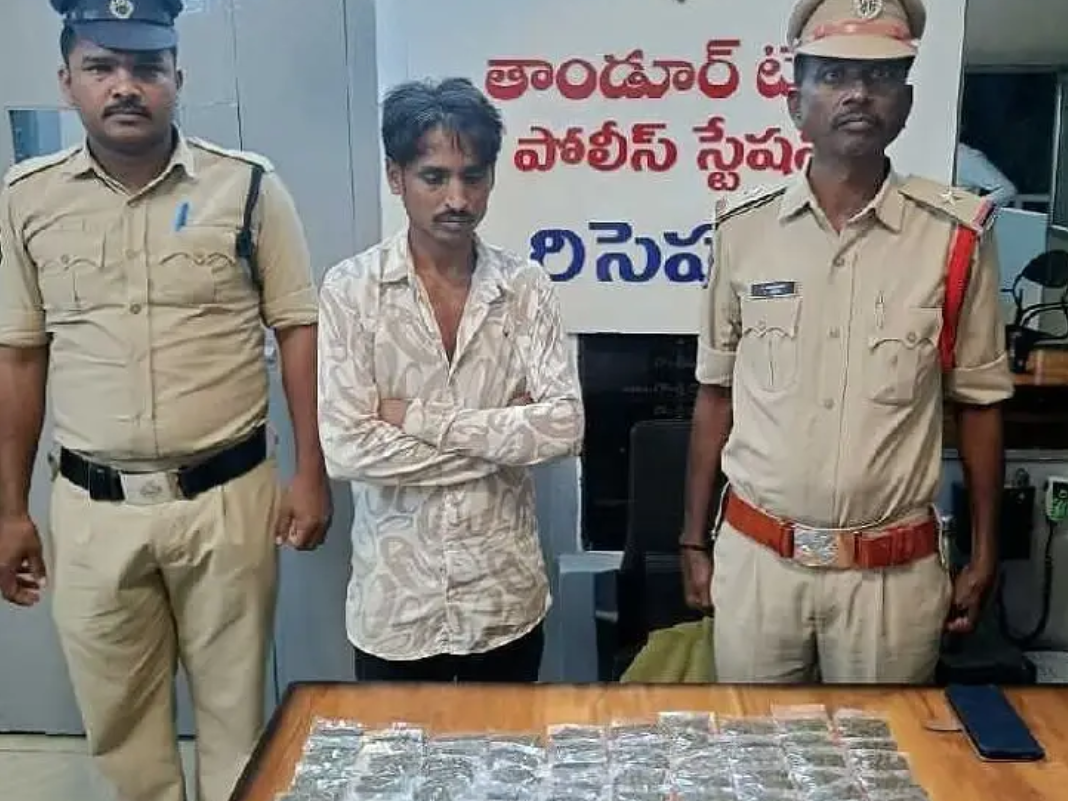 ‘వాహనాల తనిఖీ.. గంజాయి లభ్యం’