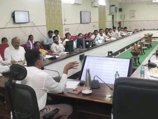 జల జీవన్ మిషన్ పనులు వేగవంతం చేయాలి: కలెక్టర్