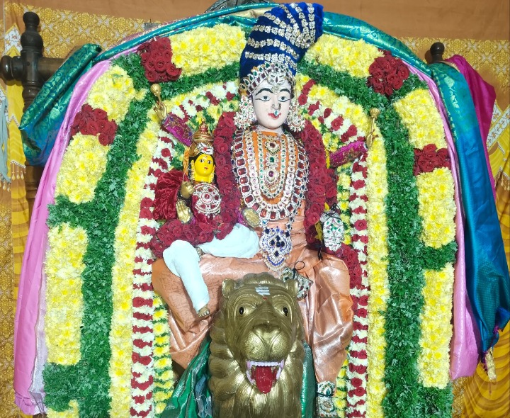 స్కందమాత అలంకారణలో అమ్మవారి దర్శనం