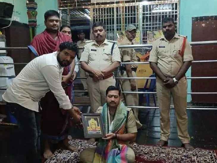 కోట దుర్గ అమ్మవారిని దర్శించుకొన్న జిల్లా ఎస్పీ
