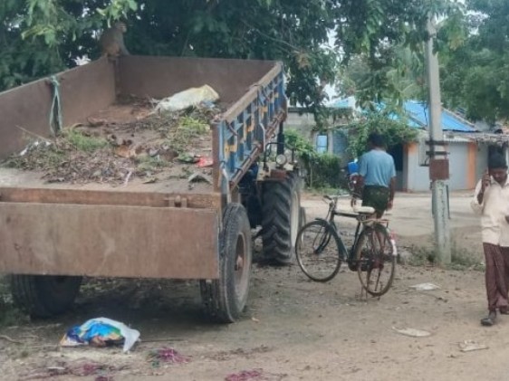 సిబ్బంది లేక అవస్థలు పడుతున్న గ్రామ ప్రజలు