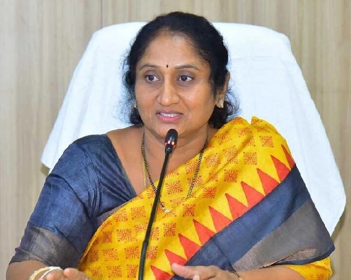 కుట్టు శిక్షణ పూర్తైన మహిళలకు ఉపాధి: మంత్రి