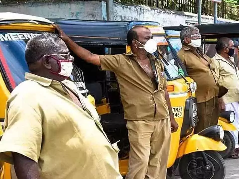 రూ.15 వేలు కోసం 10,728 దరఖాస్తులు
