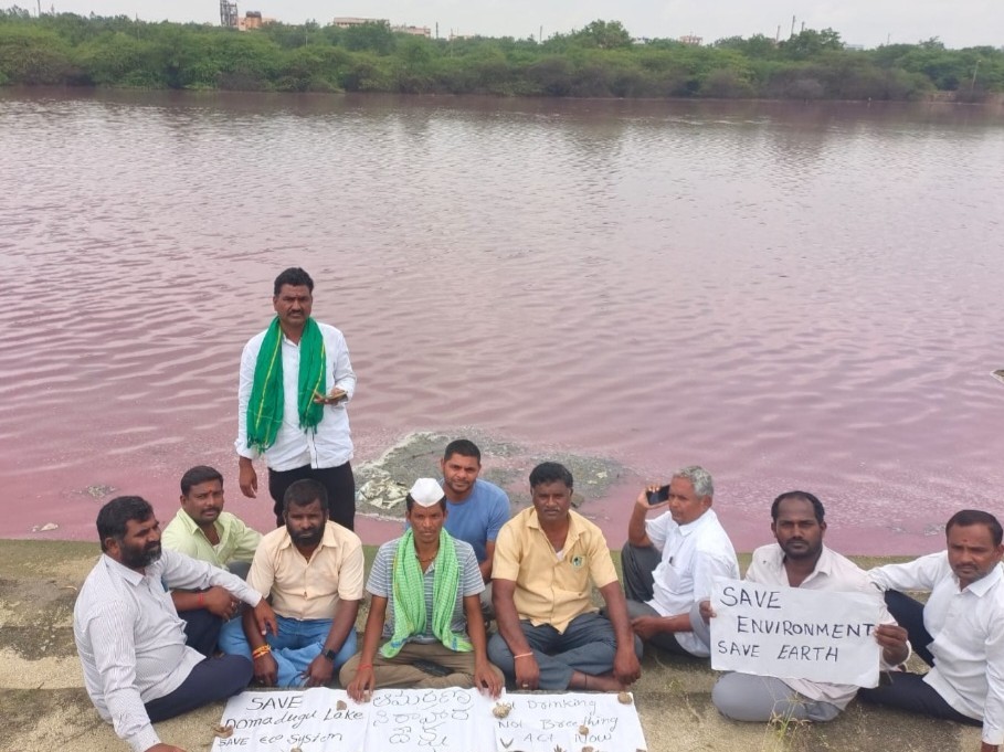 పర్యావరణ ప్రేమకుడి అరెస్ట్.. పీఎస్‌కు తరలింపు