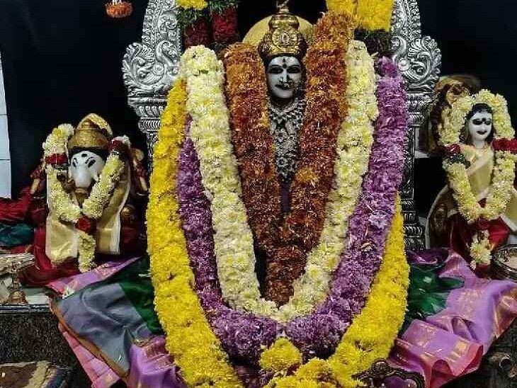 శ్రీ లలితా దేవిగా రాజరాజేశ్వరీ అమ్మవారు