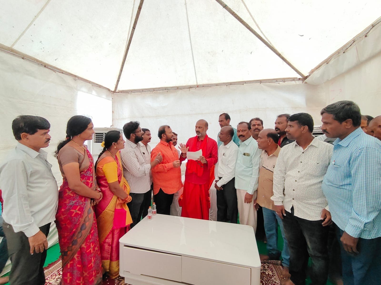 ‘రేషన్ డీలర్ల సమస్యల పరిష్కారానికి కృషి చేస్తా’
