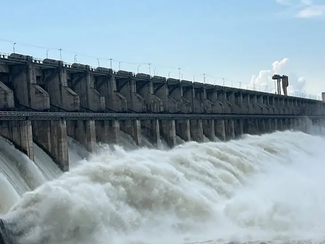 శ్రీరాం సాగర్ ప్రాజెక్ట్ 39 గేట్లు ఎత్తివేత