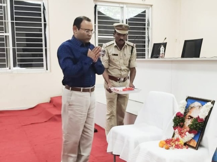 మహిళా చైతన్యానికి చాకలి ఐలమ్మ ప్రతీక