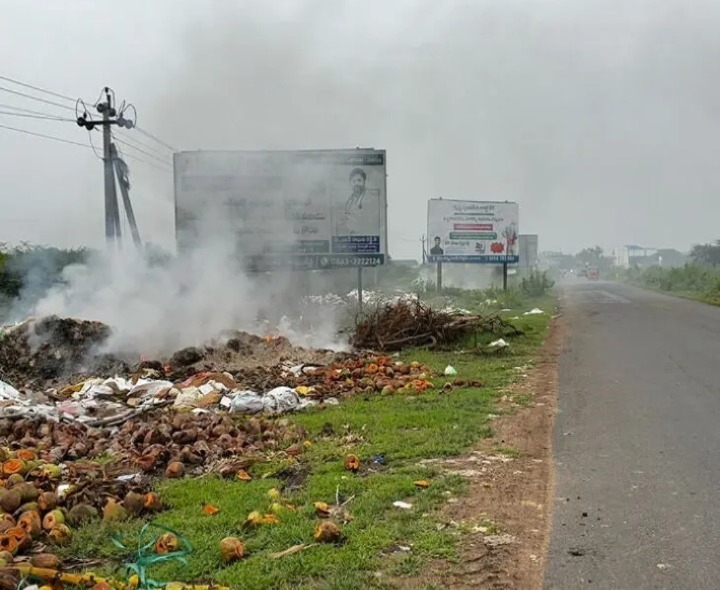వట్టిచెరుకూరు రహదారి వెంట చెత్త పొగతో నరకం