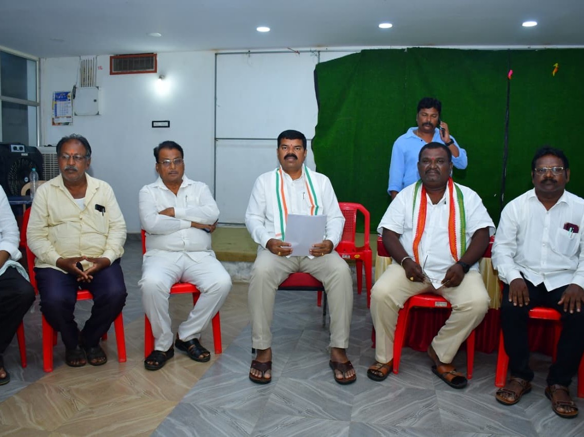 కార్యకర్తలకు దిశా నిర్దేశం చేసిన ఎమ్మెల్యే