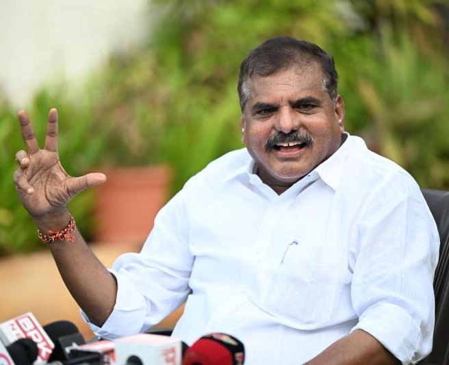 బాలకృష్ణ పెద్ద పుడింగా: బొత్స