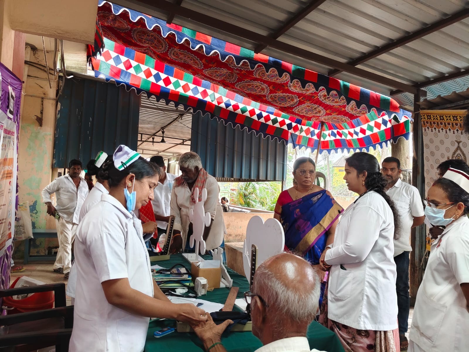 200 మంది రోగులకు ఉచిత వైద్య సేవలు