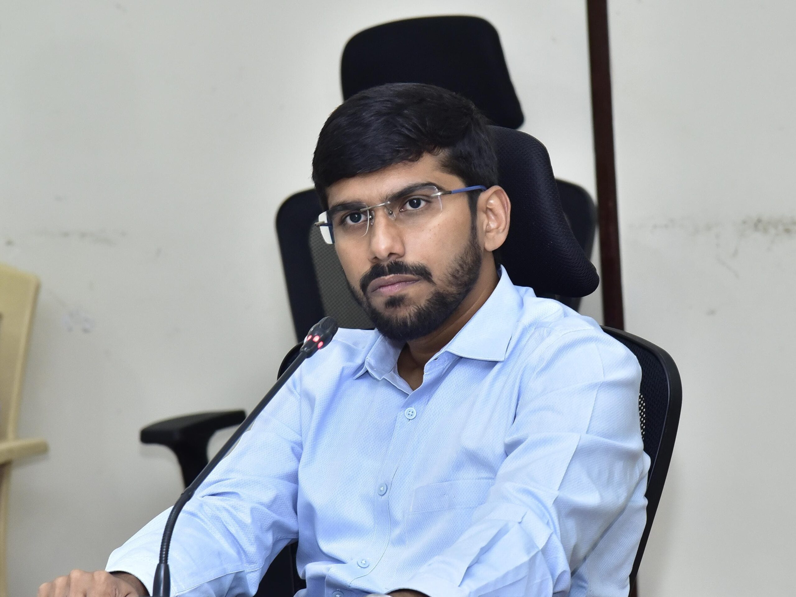 ‘పరిశ్రమల ఏర్పాటుకు సత్వర చర్యలు తీసుకోవాలి’
