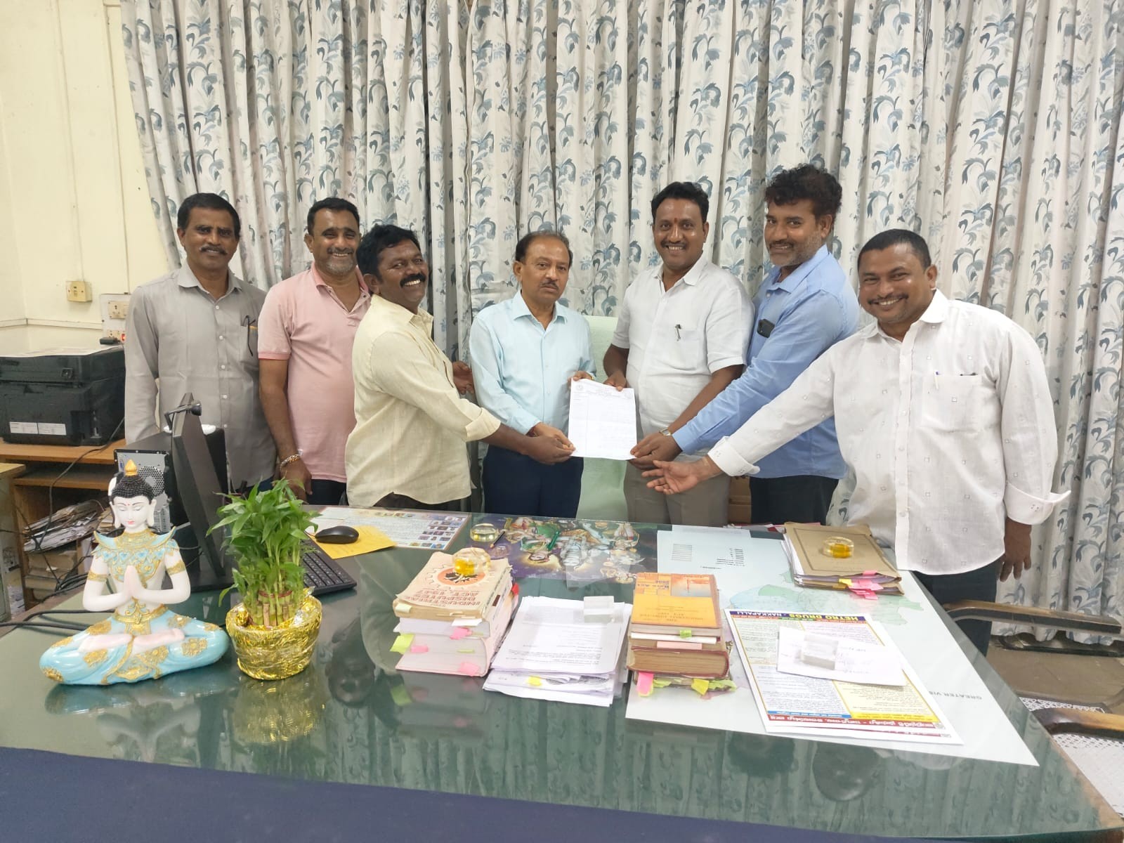 జాయింట్ లేబర్ కమిషనర్‌తో చర్చలు జరిపిన అధ్యక్షులు