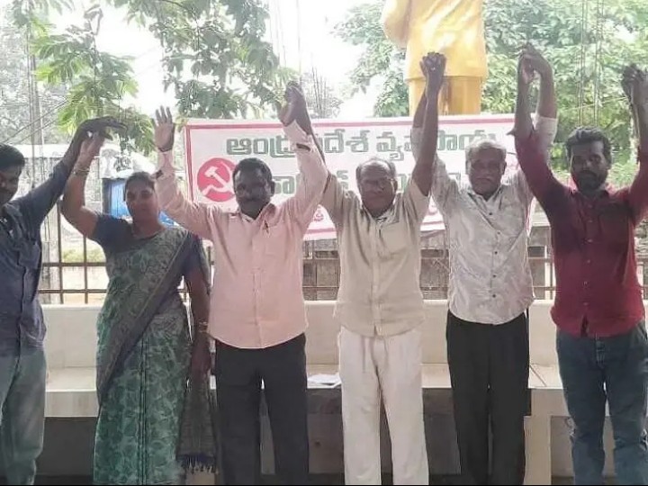 కొబ్బరిచెట్ల ఫలసాయం పేదలకు అందించాలి: జార్జ్