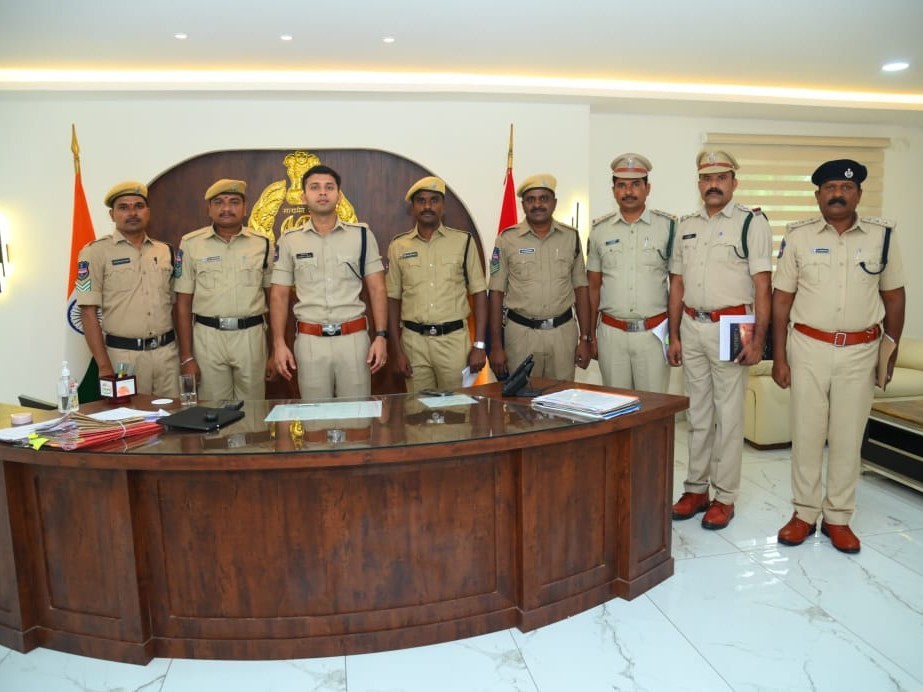 ఆర్ముడ్ రిజర్వ్ కానిస్టేబుళ్లకు హెడ్ కానిస్టేబుళ్లుగా పదోన్నతి