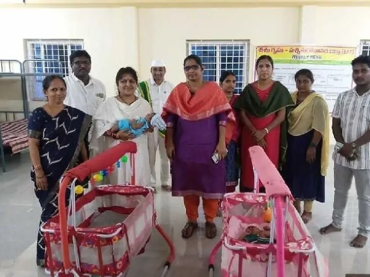 శిశు గృహ కేంద్రాన్ని సందర్శించిన మేజిస్ట్రేట్