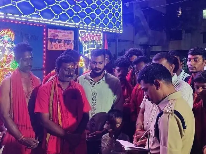 అర్ధరాత్రి దుర్గామాత మండపాలను తనిఖీ చేసిన సీపీ