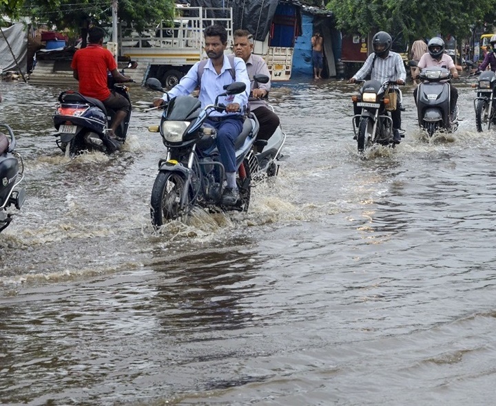 రేపటి వరకు వర్షాలు.. RAIN ALERT.. జాగ్రత్త..!