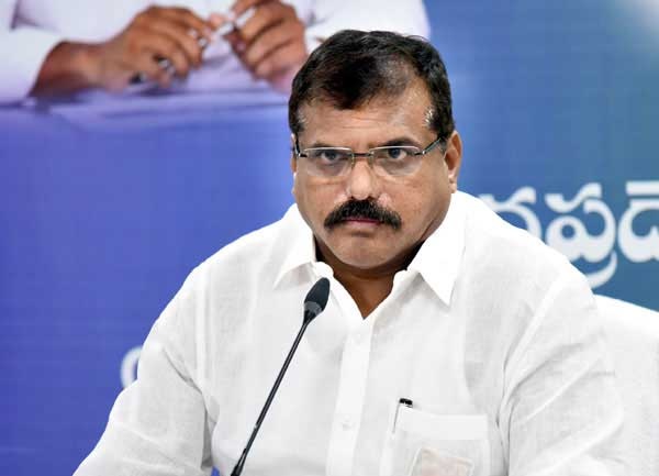 శాసనమండలిలో మరోసారి ప్రోటోకాల్ రగడ