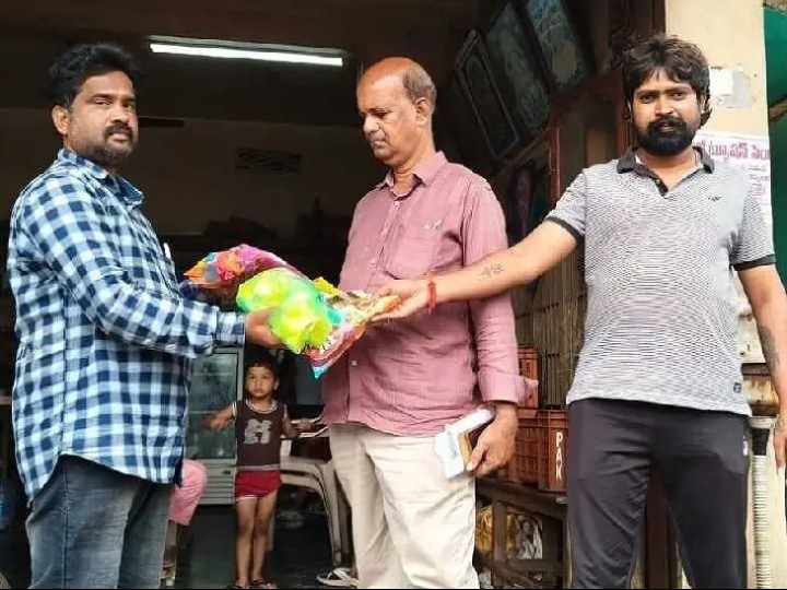 ఆకివీడులో పలు షాపులపై దాడులు