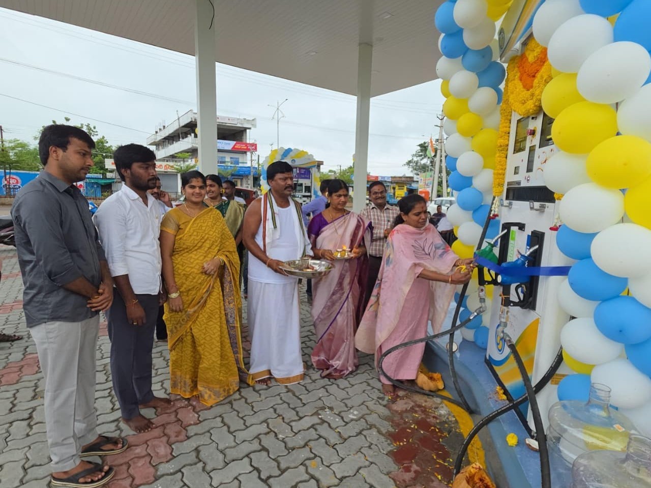 నర్సంపేటలో ఆర్టీసీ భారత్ పెట్రోల్ బంక్ ప్రారంభం