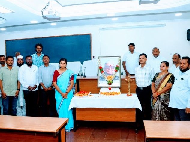 కలెక్టరేట్‌లో ఘనంగా కొండా లక్ష్మణ్ బాపూజీ జయంతి