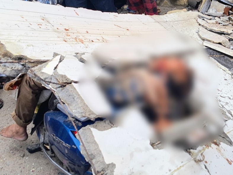 గుంతకల్లులో భవనం పైకప్పు మీద పడి వ్యక్తి మృతి