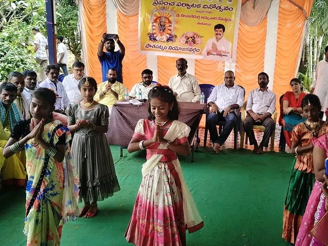 నీలమణి దుర్గ ఆలయంలోసంస్కృతి కార్యక్రమాలు