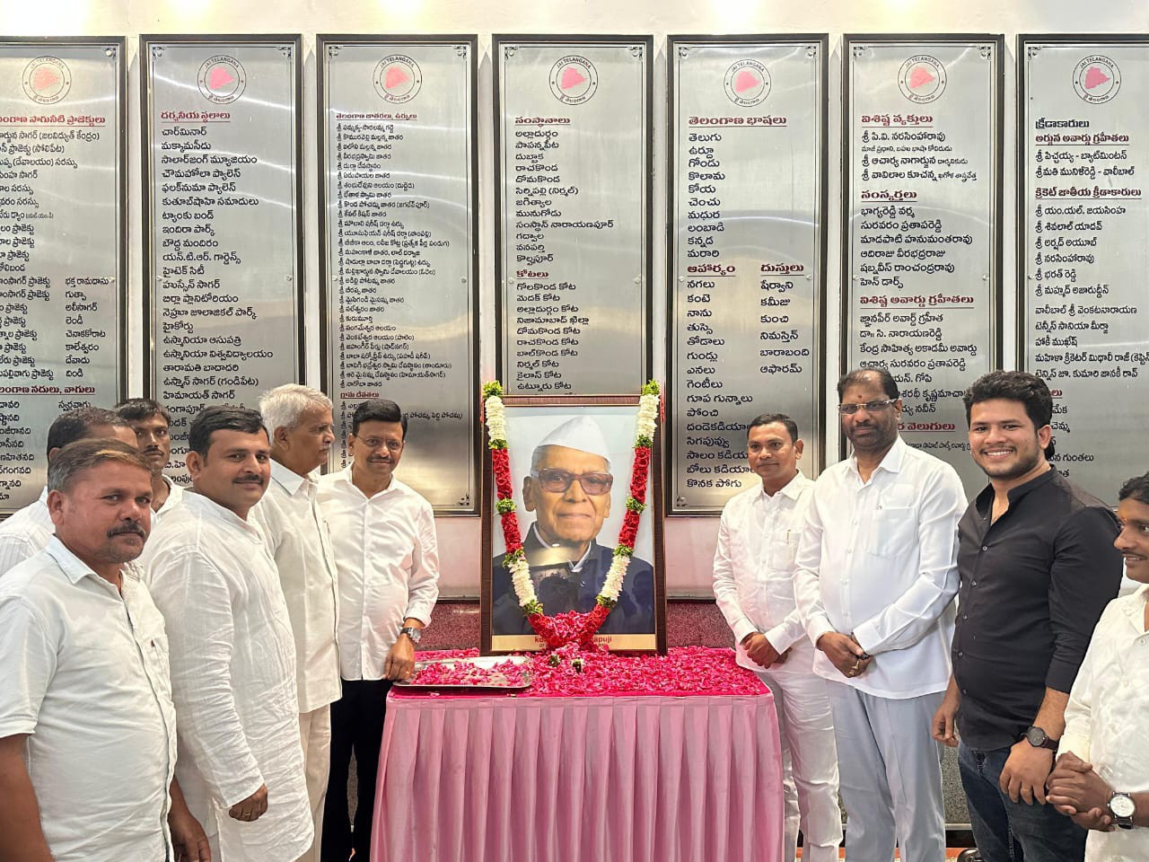 తెలంగాణ భవన్లో బాపూజీ జయంతి వేడుకలు