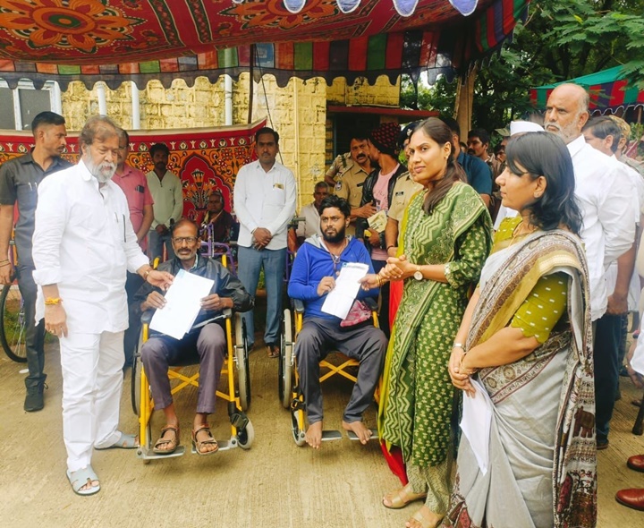 దివ్యాంగుల సంక్షేమానికి ప్రభుత్వ ప్రాధాన్యం: మంత్రి