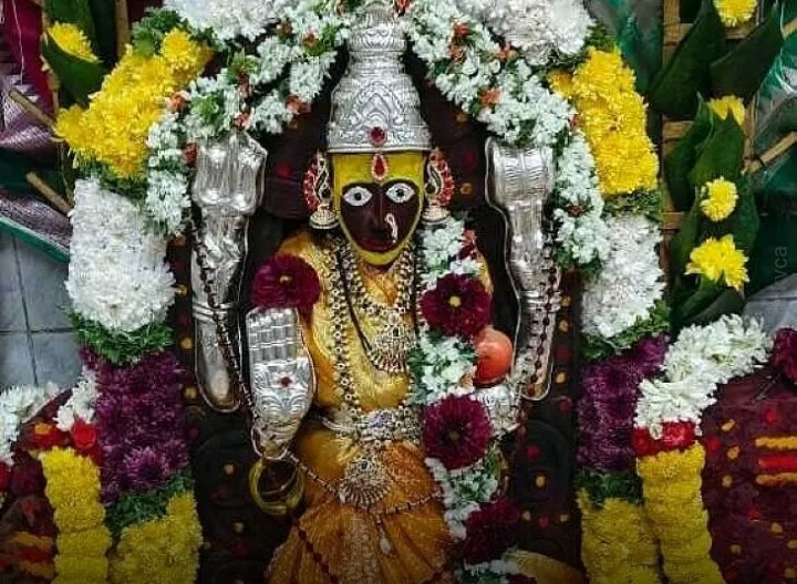 బాల త్రిపుర సుందరిదేవిగా మాలే గంగమ్మ