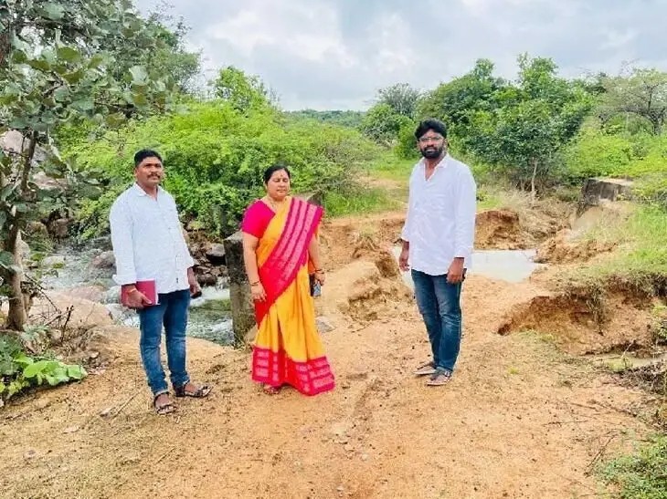 రాయిలాపూర్ చెరువును పరిశీలించిన తహసీల్దార్
