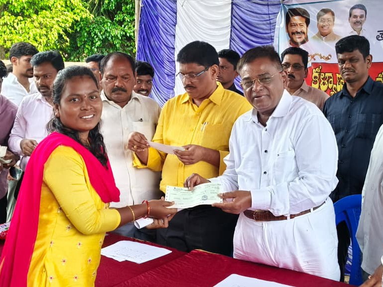 పేదలకు అండగా కాంగ్రెస్ ప్రభుత్వం: MLA