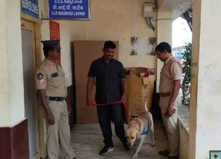 కైకలూరులో డాగ్ స్క్వాడ్ విస్తృత తనిఖీలు